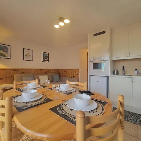 Isabella - By Care Concierge Apartment *